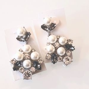 NWOT Wedding Stunning Special Occasion Pearlesque Crystal Earrings